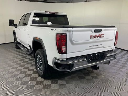 Used 2022 GMC Sierra 2500 SLE w/ SLE Convenience Package AWD/4WD image 4