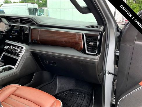 Used 2025 GMC Sierra 3500 Denali Ultimate AWD/4WD image 26