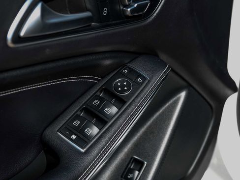 Used 2018 Mercedes-Benz GLA 250 image 43