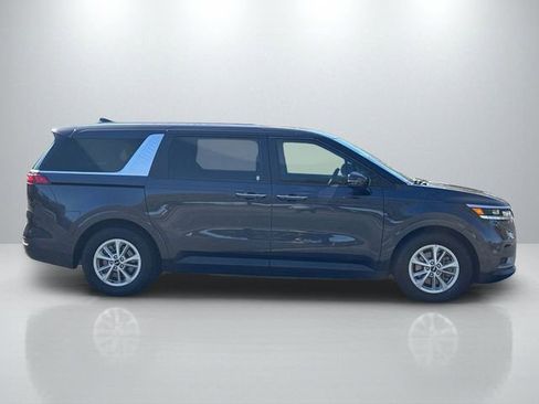 Certified 2023 Kia Carnival LX image 8