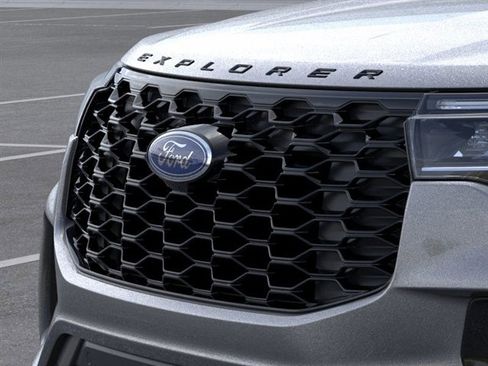 New 2025 Ford Explorer ST-Line w/ Premium Package image 18