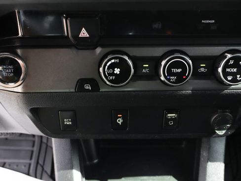 Used 2016 Toyota Tacoma TRD Off-Road w/ Towing Package image 33