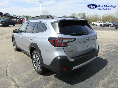 Used 2025 Subaru Outback Limited AWD/4WD image 4