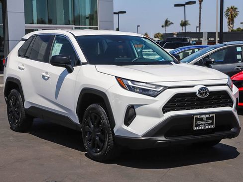 Used 2024 Toyota RAV4 LE AWD/4WD image 3