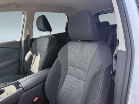 Used 2026 Nissan Rogue SV FWD image 14