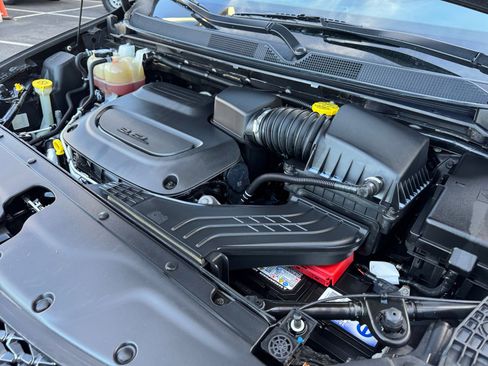 Used 2021 Chrysler Pacifica Touring w/ S Appearance Package image 22