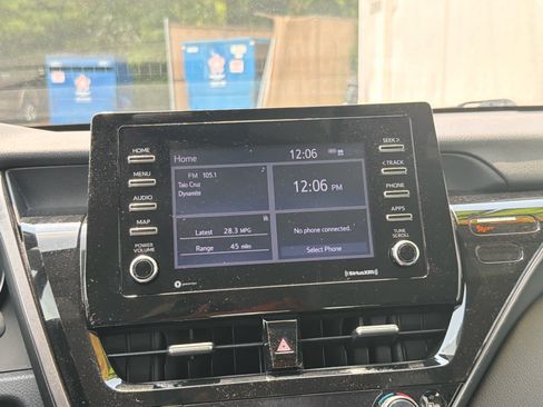 Used 2024 Toyota Camry SE FWD image 30