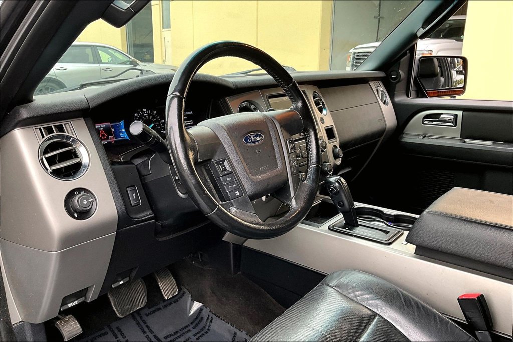 Used 2015 Ford Expedition EL XLT w/ Equipment Group 202A AWD/4WD image 16