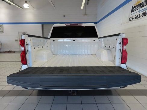 Used 2023 Chevrolet Silverado 1500 LT AWD/4WD image 17