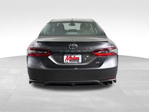 Used 2022 Toyota Camry SE w/ Convenience Package FWD image 6