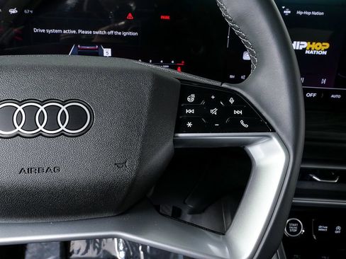 Used 2025 Audi Q5 Premium Plus image 11