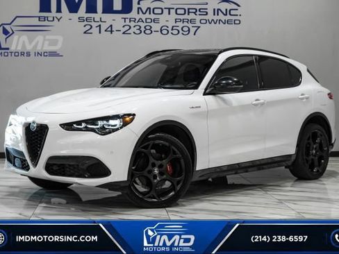 Used 2024 Alfa Romeo Stelvio Veloce AWD/4WD image 2