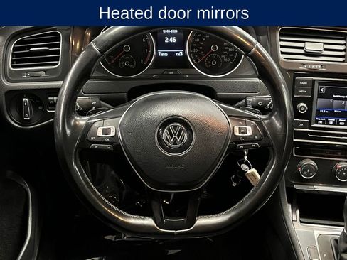 Used 2018 Volkswagen Golf S image 8