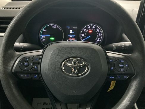 Used 2021 Toyota RAV4 LE AWD/4WD image 15