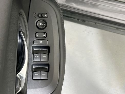 Used 2023 Honda HR-V LX image 17