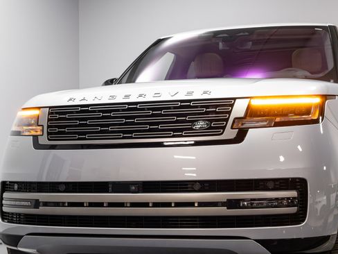 Used 2023 Land Rover Range Rover Autobiography image 76