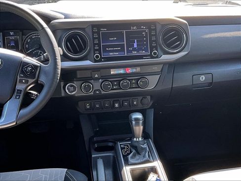 Used 2023 Toyota Tacoma TRD Sport w/ Technology Package AWD/4WD image 18