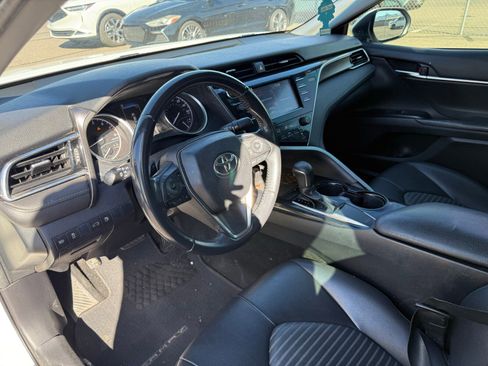 Used 2018 Toyota Camry SE image 14