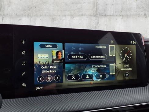 New 2025 Nissan Kicks SR image 17