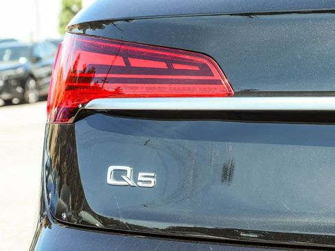 Used 2023 Audi Q5 e Premium w/ Convenience Package AWD/4WD image 10