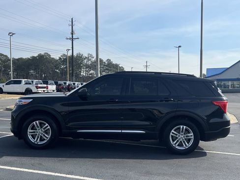 Certified 2022 Ford Explorer XLT w/ Equipment Group 202A image 25