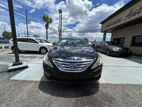Used 2011 Hyundai Sonata SE FWD image 2
