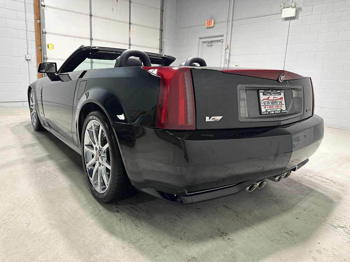Used 2009 Cadillac XLR V RWD image 23