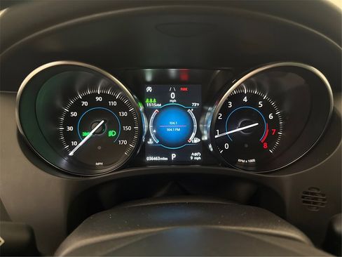 Used 2020 Jaguar F-PACE Premium image 39