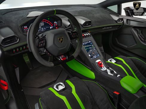 Used 2023 Lamborghini Huracan STO image 2