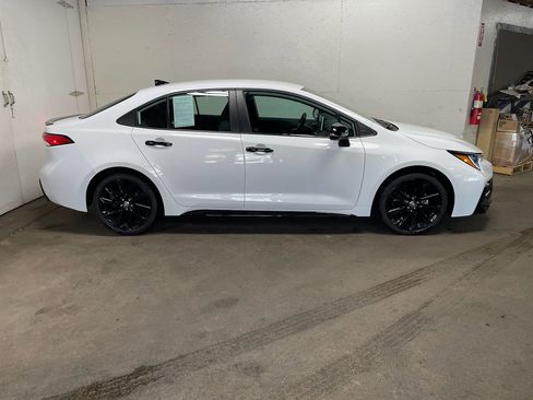 Used 2021 Toyota Corolla SE w/ Carpet Mat Package (TMS) image 4