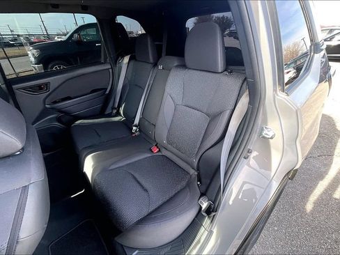 Used 2025 Subaru Forester Premium AWD/4WD image 34