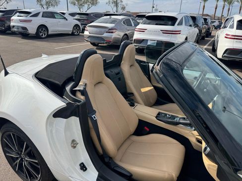 Used 2024 MAZDA MX-5 Miata Grand Touring w/ Weather Package RWD image 18