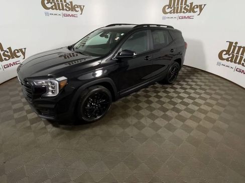 Used 2024 GMC Terrain SLE w/ Driver Convenience Package AWD/4WD image 4