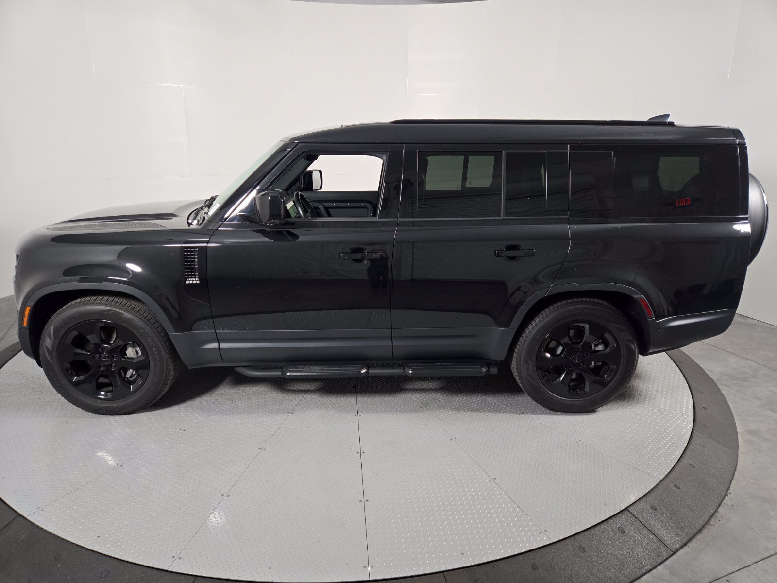 Used 2026 Land Rover Defender 130 S AWD/4WD image 35