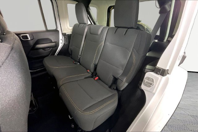 Used 2026 Jeep Wrangler Unlimited Sahara AWD/4WD image 20