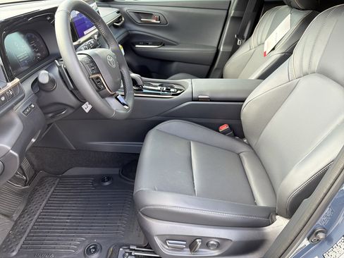 New 2025 Toyota Crown Signia image 9