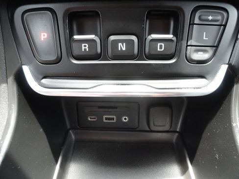 Used 2020 GMC Terrain SLT AWD/4WD image 24