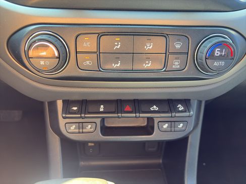 Used 2017 Chevrolet Colorado Z71 AWD/4WD image 21