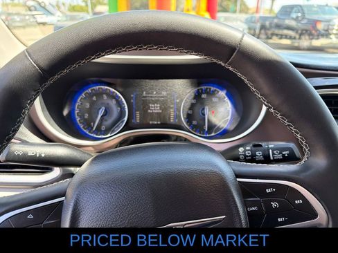 Used 2023 Chrysler Voyager LX FWD image 11