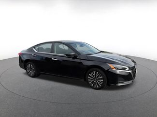 Used 2025 Nissan Altima 2.5 SV FWD video 2