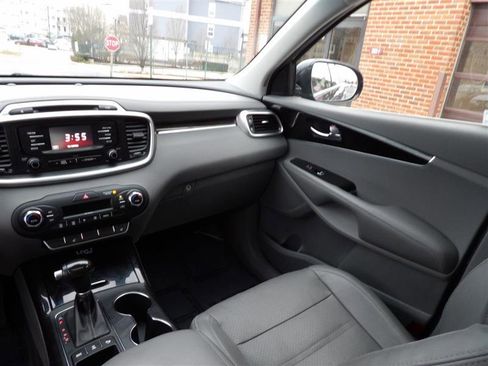 Used 2016 Kia Sorento EX image 16