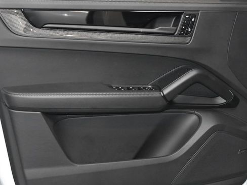Certified 2024 Porsche Cayenne Turbo GT image 7