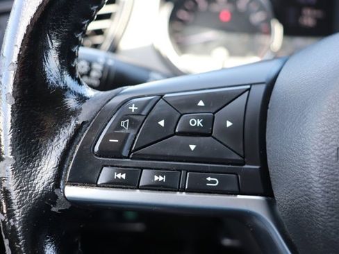 Used 2020 Nissan Rogue SV FWD image 21