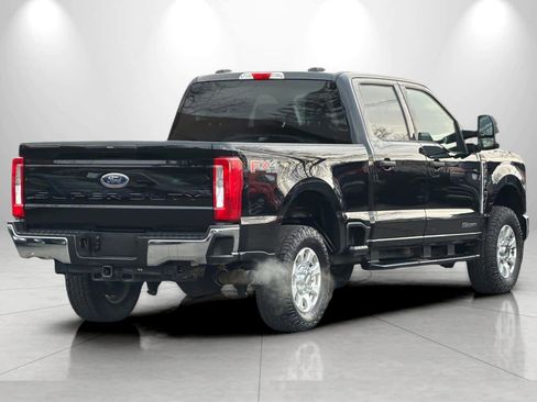 Used 2024 Ford F250 XLT w/ FX4 Off-Road Package image 2