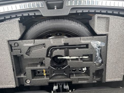 Used 2025 Volvo XC90 B5 Plus w/ Protection Package Premier image 39