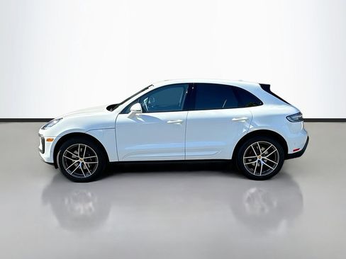 Certified 2026 Porsche Macan AWD/4WD image 2