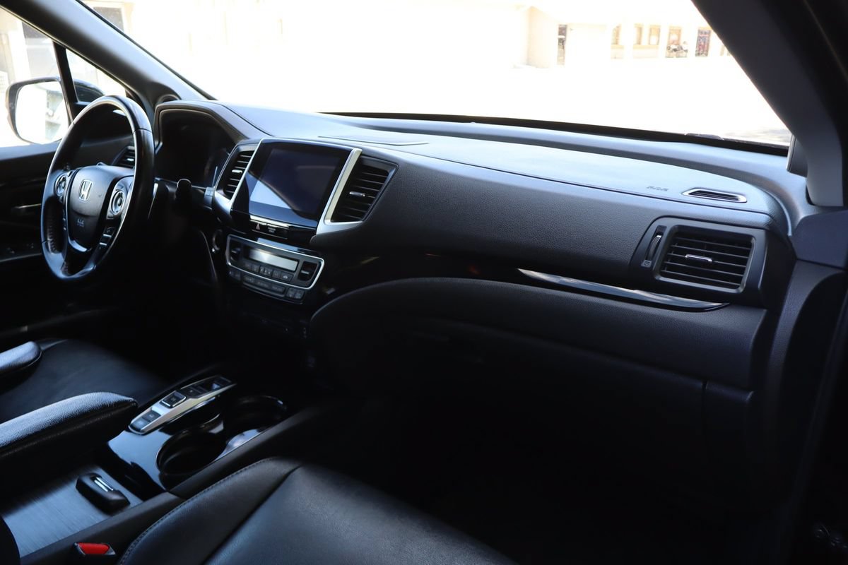 Used 2016 Honda Pilot Touring image 17