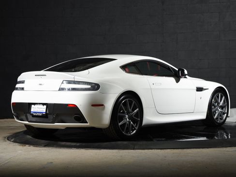 Used 2013 Aston Martin V8 Vantage Coupe image 3