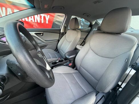 Used 2012 Hyundai Elantra GLS FWD image 11