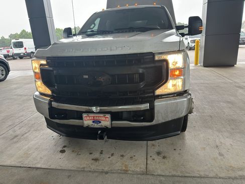 Used 2022 Ford F350 XL w/ Power Equipment Group AWD/4WD image 2